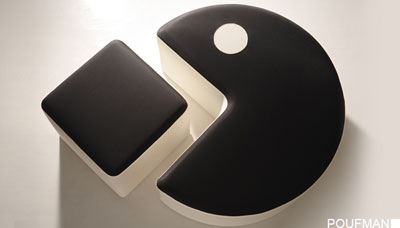 615360_prodotti_poufman_base-nera-seduta-bianca-1.jpg
